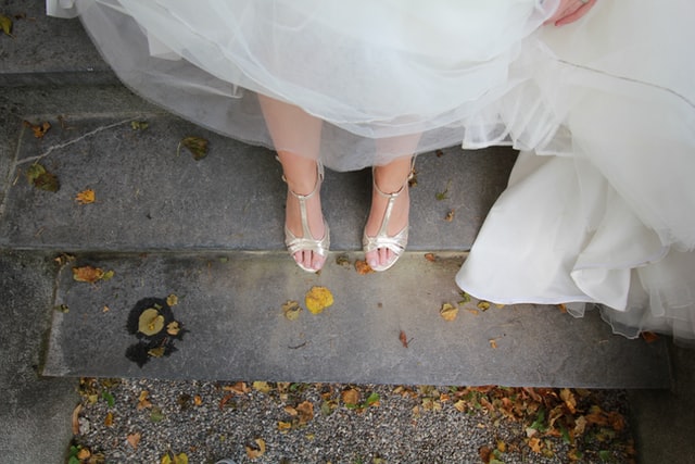 De layout Schandalig medley Welke trouwschoenen passen bij jou? Je perfecte bruidsschoenen! |  Glamourista - kapsels